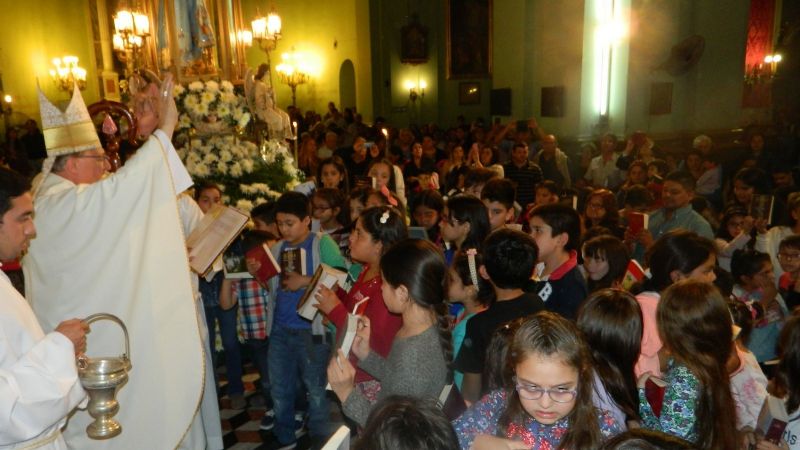 Los niños homenajearon a la Madre del Valle