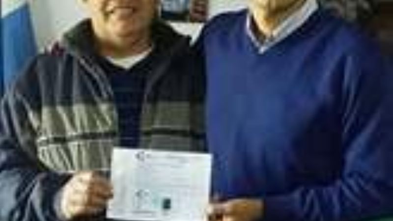 Entrega del carnet de OSEP en Mutquín