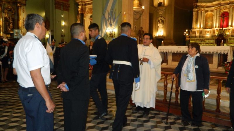 Las Fuerzas de Seguridad rindieron tributo a la Virgen