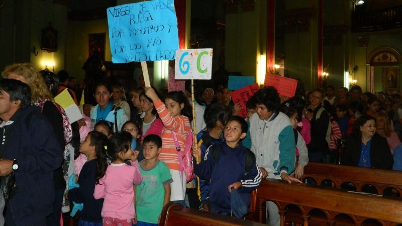Peregrinación de alumnos desde San Antonio hasta la Catedral