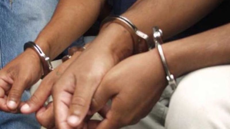 Un joven y un menor, atrapados tras robar una moto