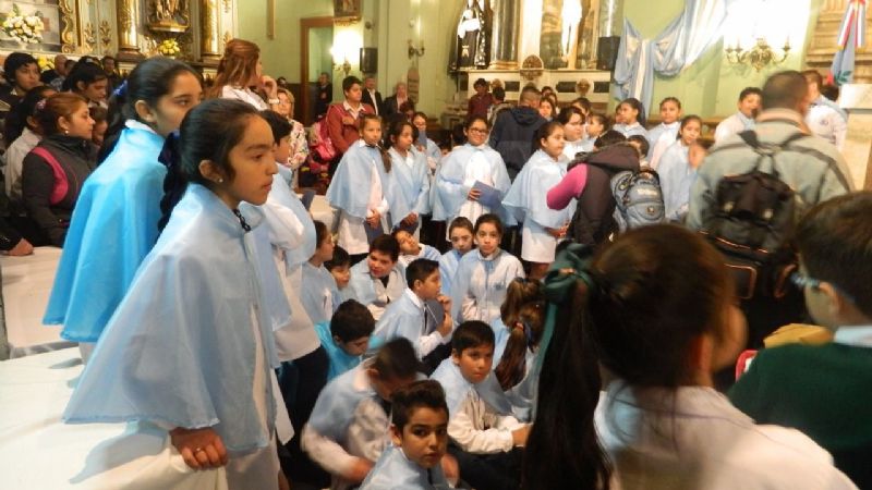 Los chicos de las escuelas primarias colmaron la Catedral