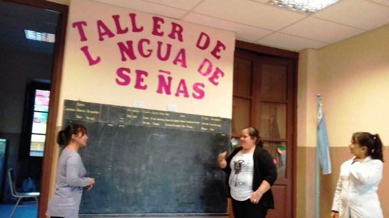 Capacitación en lenguaje de señas