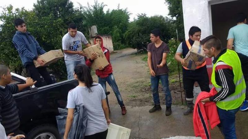 Solidaridad de jóvenes de Recreo