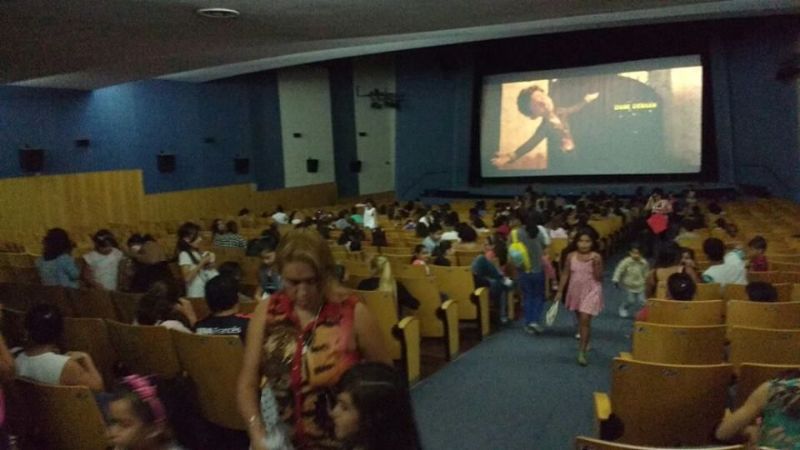 Proyecciones solidarias de cine