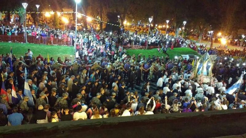 El pueblo caminó junto a la Morena del Valle