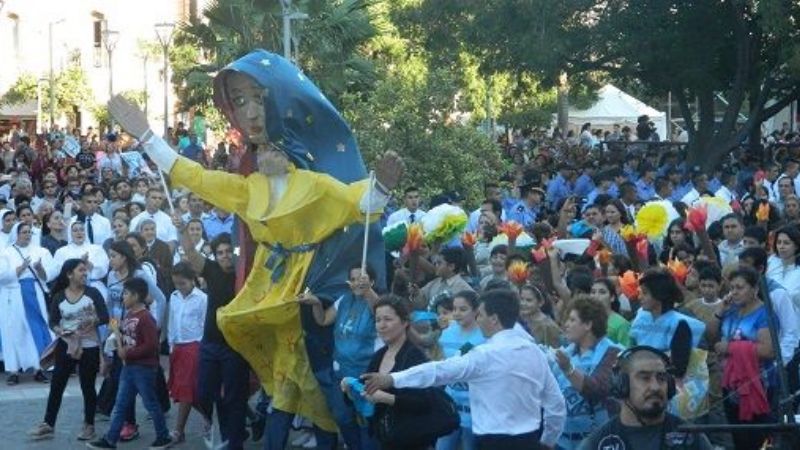 El pueblo caminó junto a la Morena del Valle