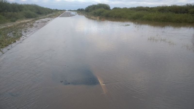 Por intensa lluvia, piden circular con precaución entre Tinogasta y Fiambalá