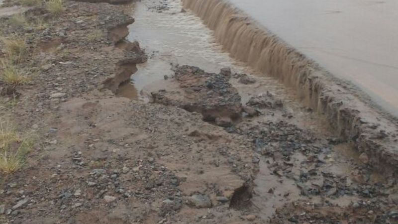 La ruta 60 tapada por el agua