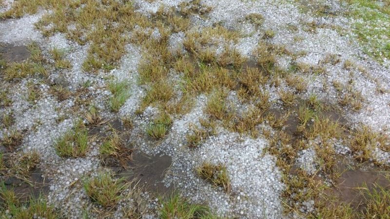 Caen piedras en La Paz
