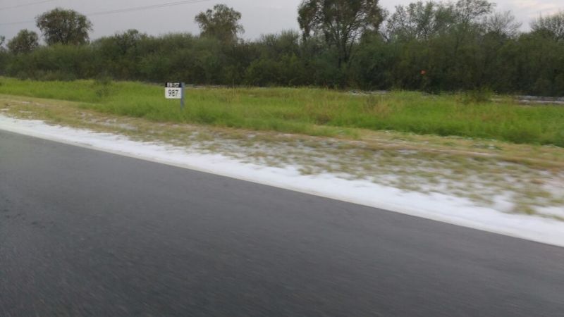 Caen piedras en La Paz