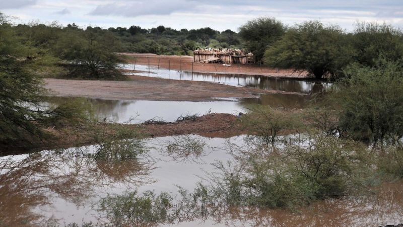 Lucía recorrió zonas afectadas por la tormenta