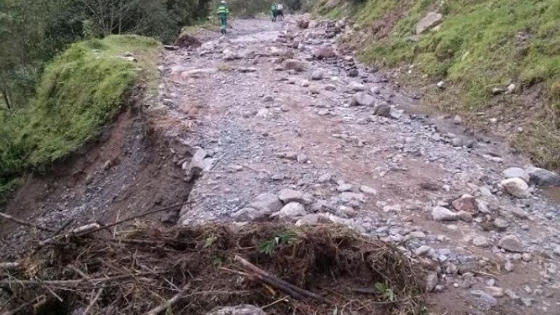 Cuesta del Clavillo continua intransitable hacia Tucumán