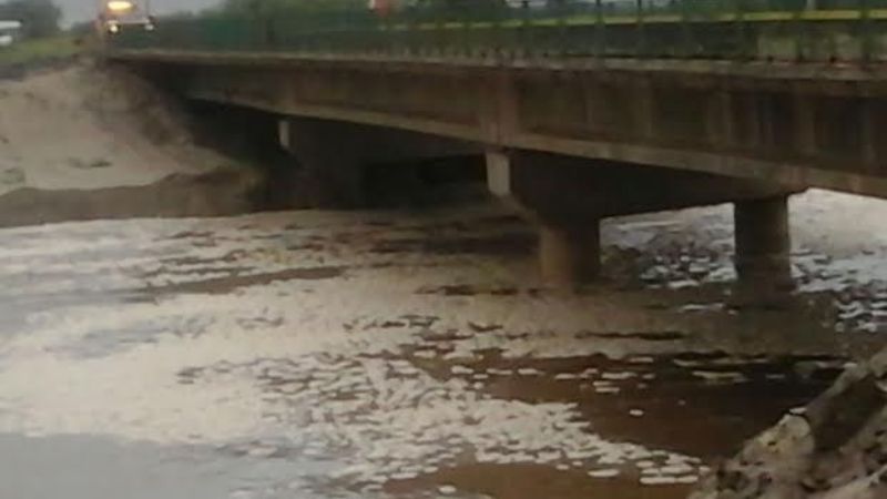 Ruta 33 intransitable sobre el Río Santa Cruz