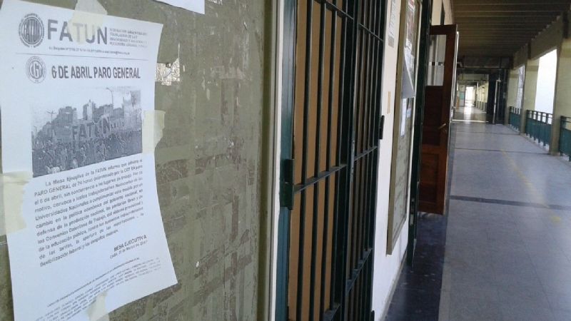 Un 90% de acatamiento de los no docentes universitarios