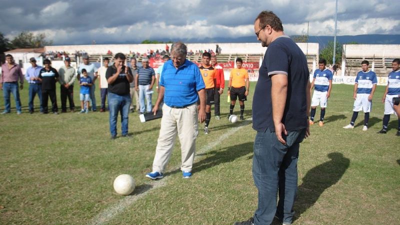 Merecido homenaje al periodista Argentino Argañaraz