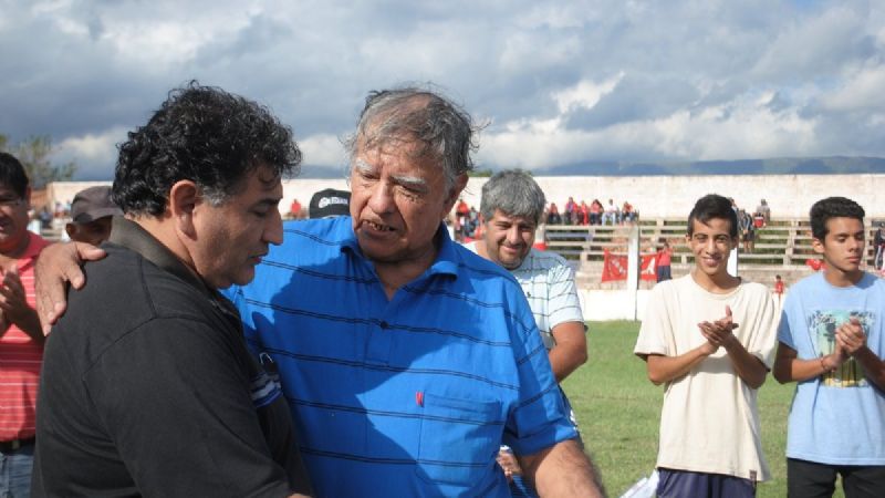Merecido homenaje al periodista Argentino Argañaraz