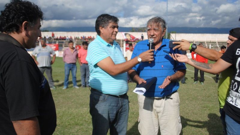 Merecido homenaje al periodista Argentino Argañaraz