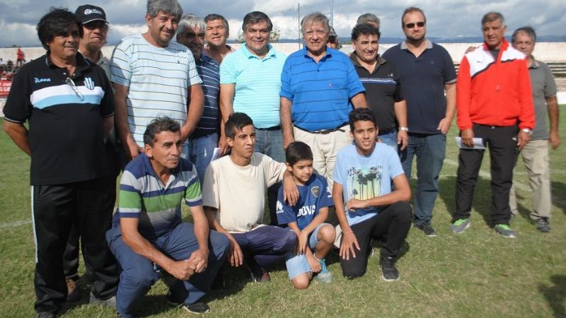 Merecido homenaje al periodista Argentino Argañaraz