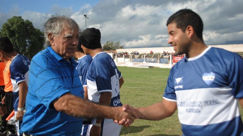 Merecido homenaje al periodista Argentino Argañaraz
