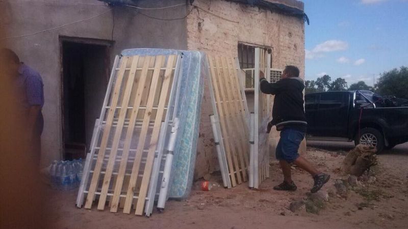 El senador Corpacci asiste a vecinos afectados