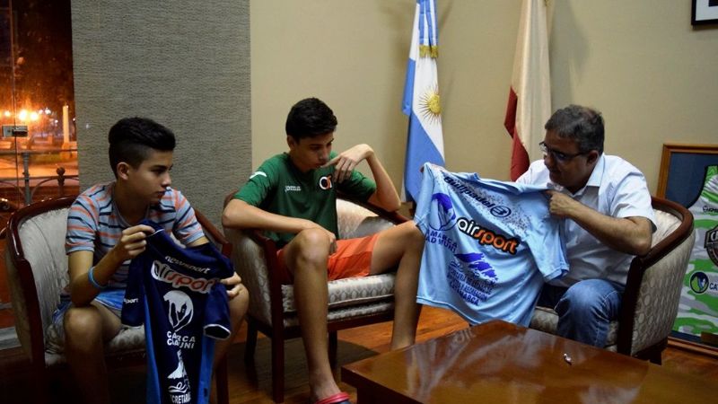 Los campeones de Torneo Nacional Padel con Jalil