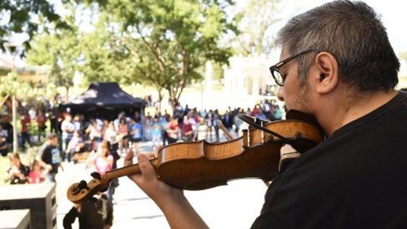 Gran fiesta por el día del Trabajador en la Alameda