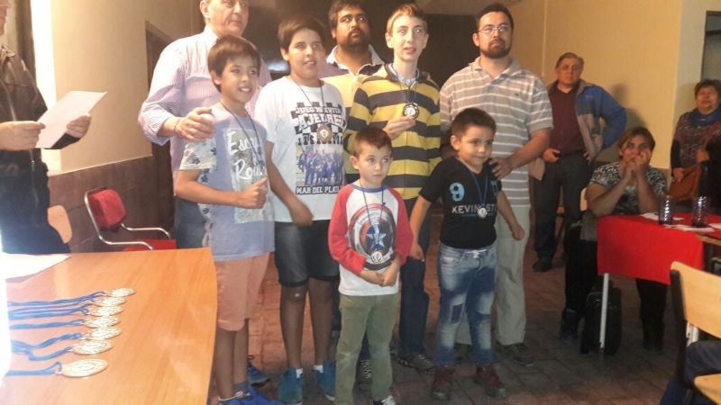 Jalil y Oliva se “coronaron” en el torneo de ajedrez del “Círculo”