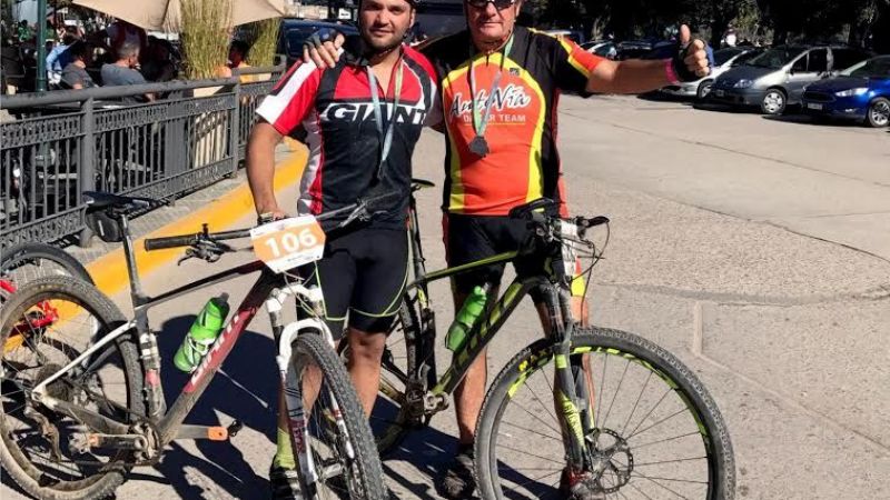 Los D’Agostini bajaron de los autos y desafiaron al Río Pinto