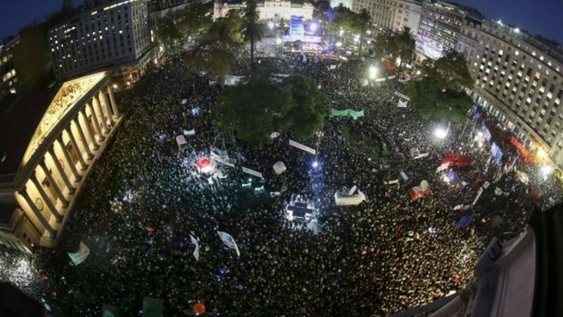 Masivas marchas contra el 2x1