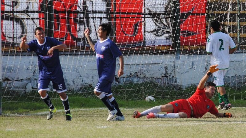 Goleada del “León” e histórica remontada “Decana”