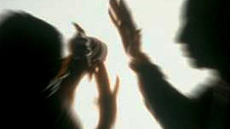 Aprehenden a un joven por violencia de género