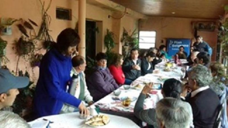 Reunión con vecinos por Potrero del Clavillo