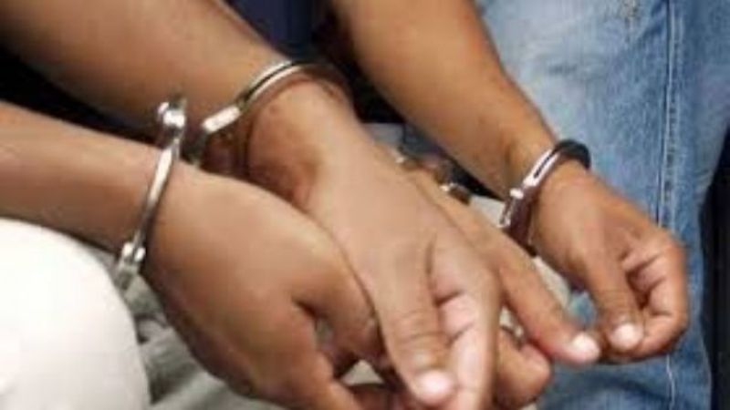 Cinco arrestados en distintos hechos