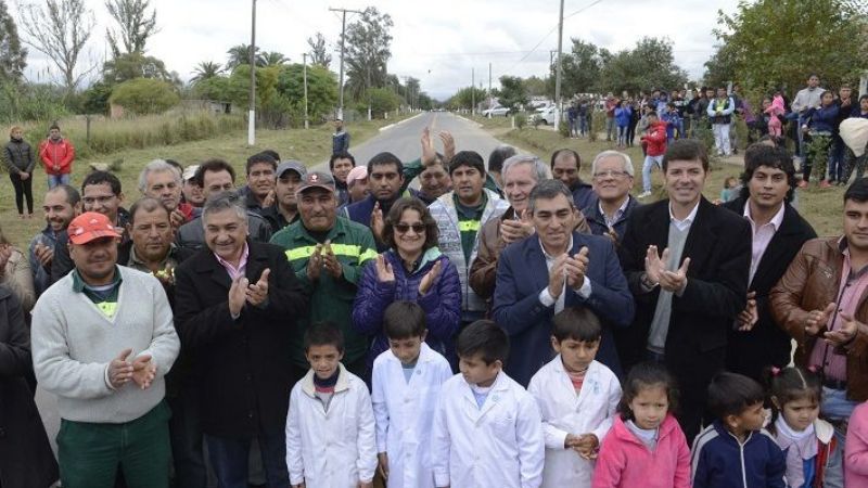 La Gobernadora inauguró un tramo de la Ruta Provincial 30
