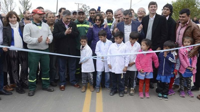 La Gobernadora inauguró un tramo de la Ruta Provincial 30