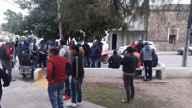 En Recreo, municipales reclaman aumento salarial