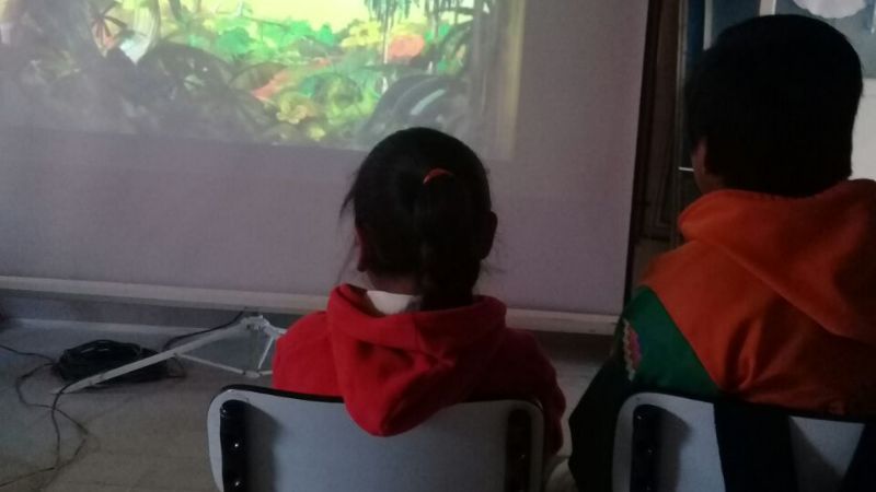 Niños de Los Nacimientos disfrutaron del Cine Móvil