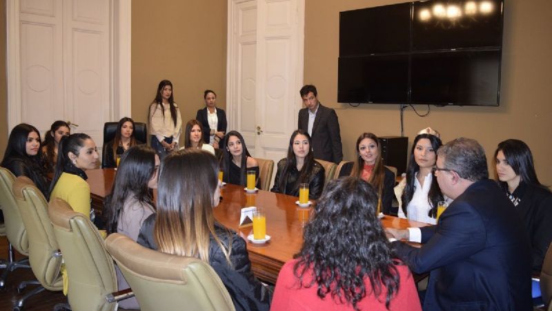 Jalil recibió a las candidatas de la elección Embajadora Cultural 2017