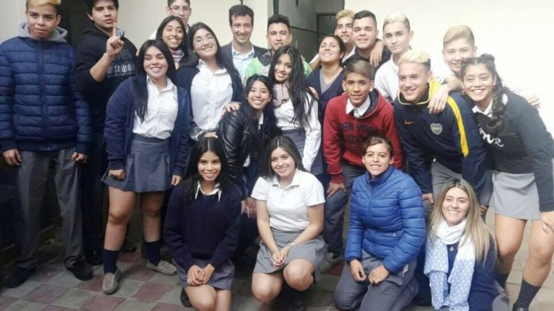 Charla motivacional en la escuela municipal Miguel Cané