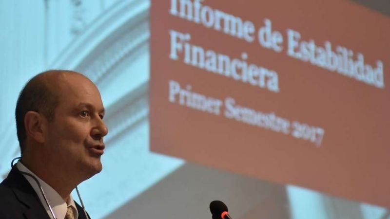Sturzenegger ratificó que la meta de inflación "sigue siendo 17%"