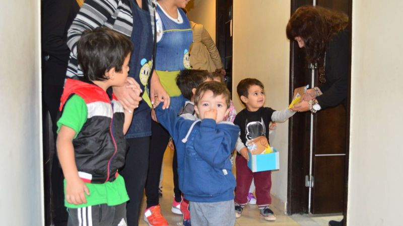 Niños entregaron escarapelas en la Cámara de Senadores