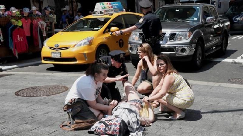 Auto atropelló al menos 20 personas en el Times Square