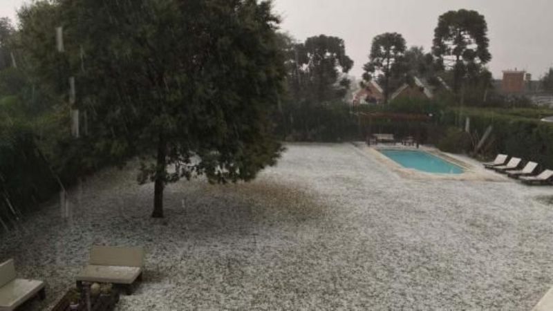 Fuerte tormenta de granizo y lluvia sobre Córdoba