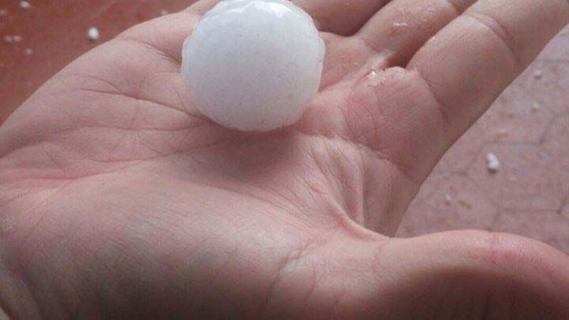 Fuerte tormenta de granizo y lluvia sobre Córdoba