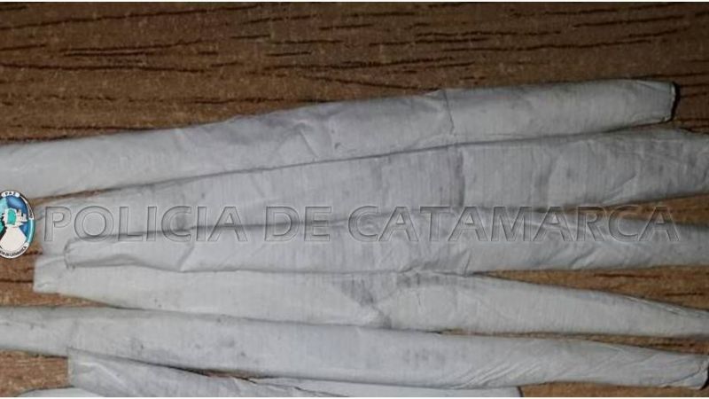 Arrestan a dos jóvenes con 14 cigarrillos de marihuana