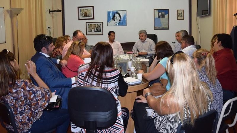 Postergan reunión paritaria con docentes