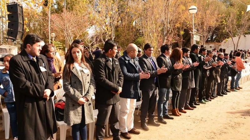 Desfile por la Revolución de Mayo en Fuerte Quemado