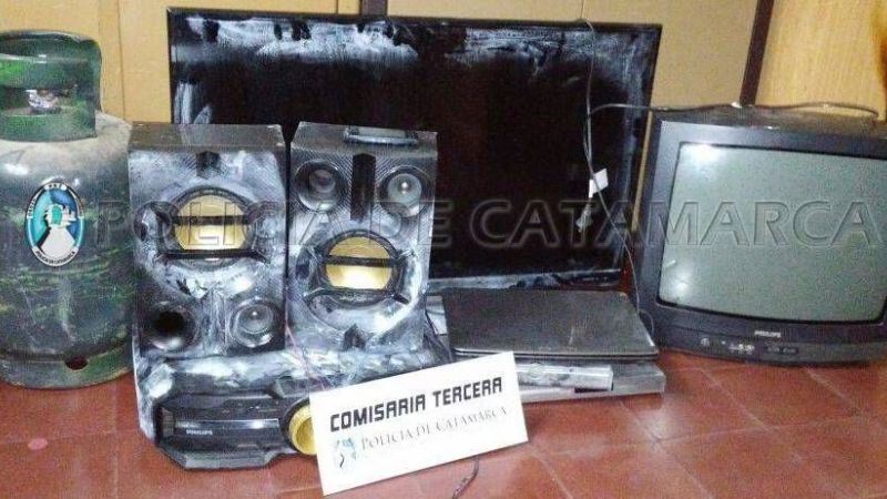 Recuperan elementos robados y detienen a dos personas