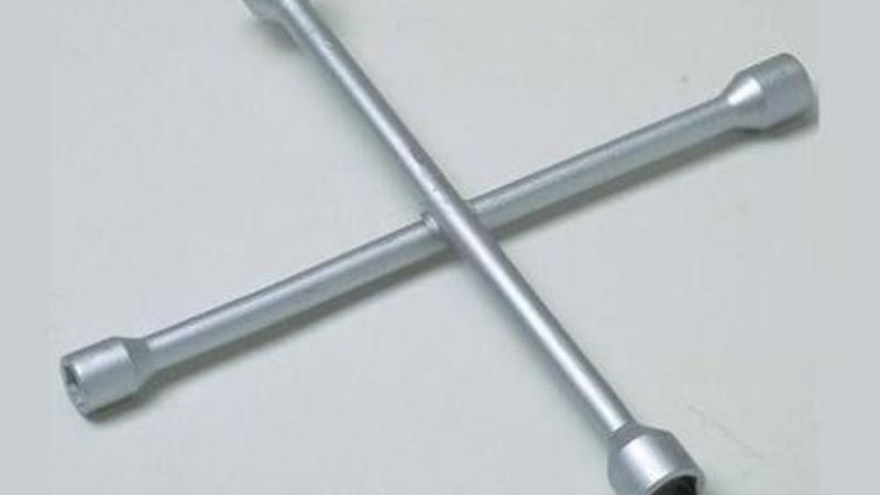 Lo arrestan y le secuestran una llave cruz